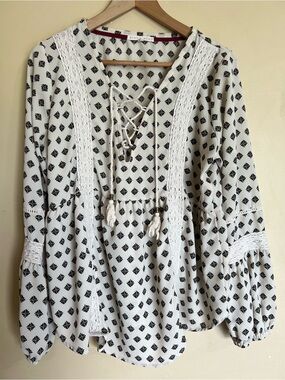 hint of mint White Peasant Top with Black Tile Print